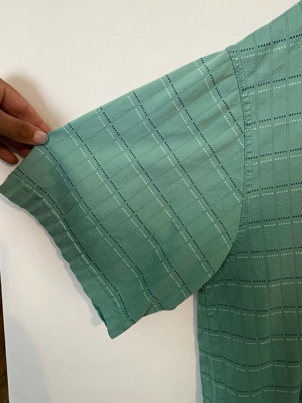 Greg Norman Men's Green Striped Short Sleeve Polo Shirt Size Large - Picture 4 of 6